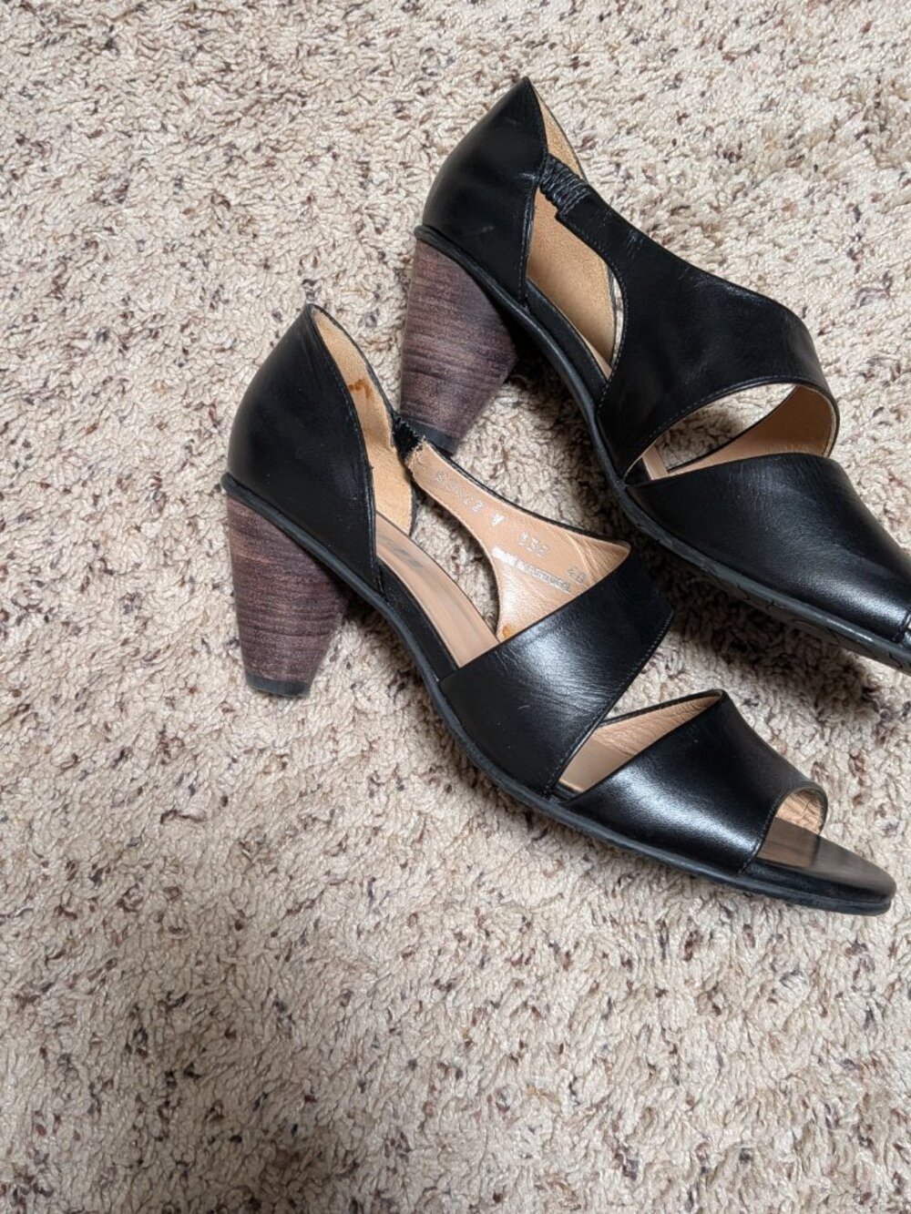 Fidji Black leather heels - Picture 4 of 7